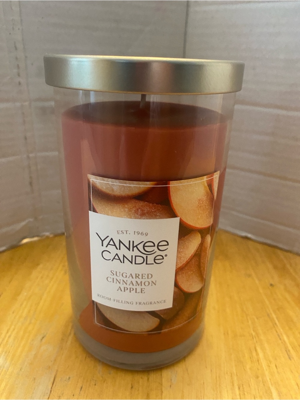 Yankee Candle Sugared Cinnamon Apple large 14.25 oz NWT - Picture 2 of 5